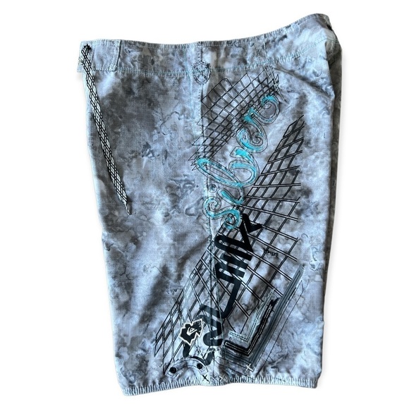 Quiksilver Men’s Grey Unlined Board Shorts With Cargo Pocket, Size 32 - Picture 3 of 7